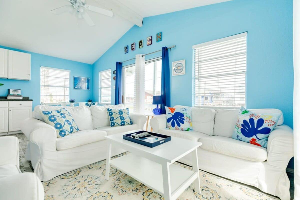 Fun In The Sun! Cozy Beach Pad, Gulf Views And Easy Access To The Sand! Surfside Beach Buitenkant foto